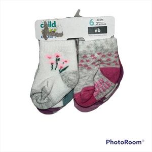 Carter’s child of mine NWT 6 pairs newborn socks